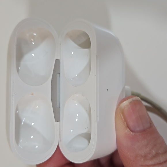 Apple Airpod Charging Case! - Picture 3 of 3